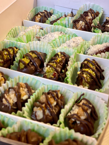 Assorted Dates Gift Pack of 20 Khajoors